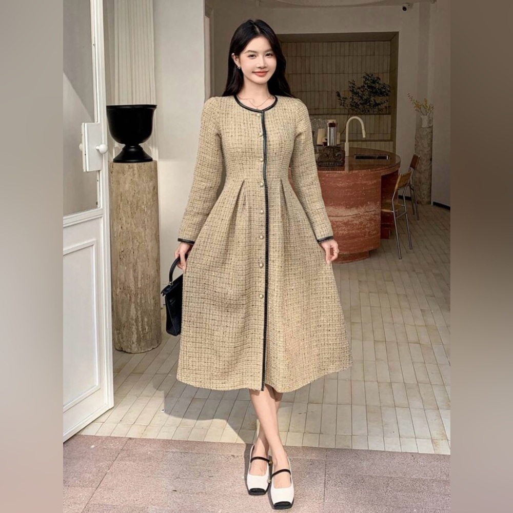Elegant Beige Button-Down Dress S